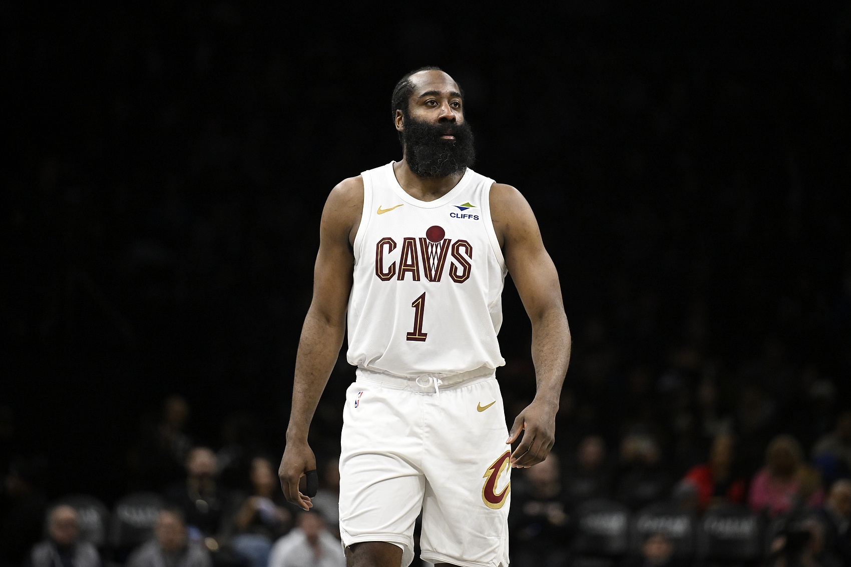 世界杯比赛在线观看软件-强行续命！哈登单打晃退班凯罗强行撤步三分球续命